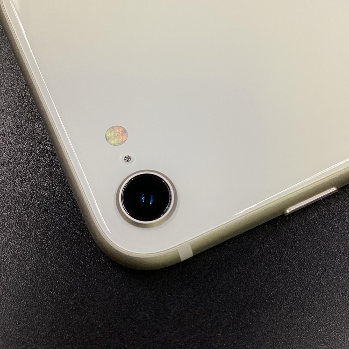 【全額返金保証】【最速発送】Apple iPhone iPhone SE（第3世代） 64GB スターライト Softbank 白ロム 美品 動作確認済 85%