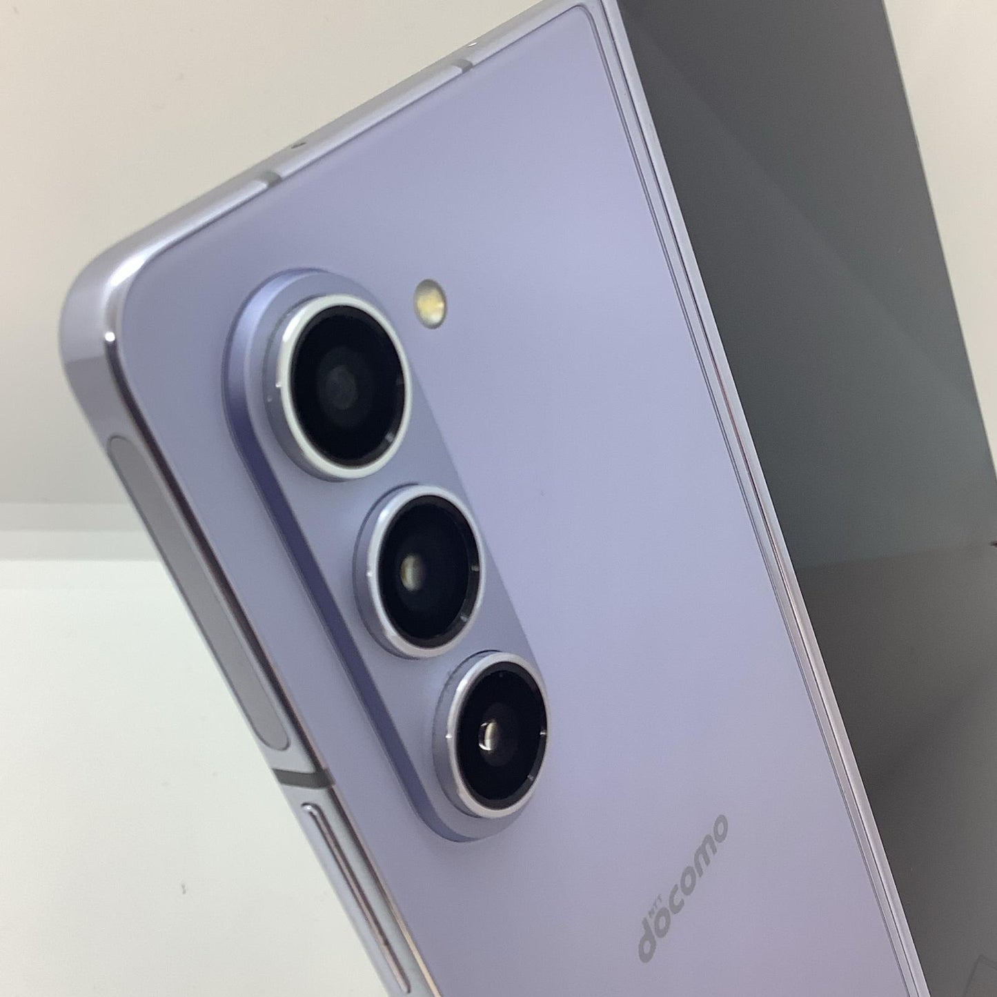【全額返金保証】【最速発送】SAMSUNG Galaxy Z Fold5 256GB シルバー docomo SIMフリー SC-55D 白ロム 超美品 動作確認済