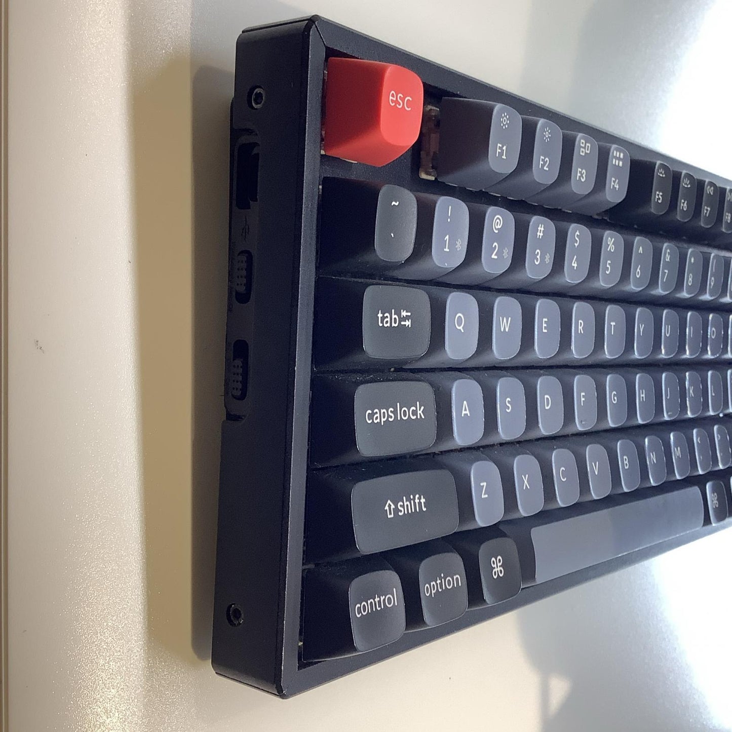 【全額返金保証】【最速発送】Keychron K8 Pro 美品 動作確認済