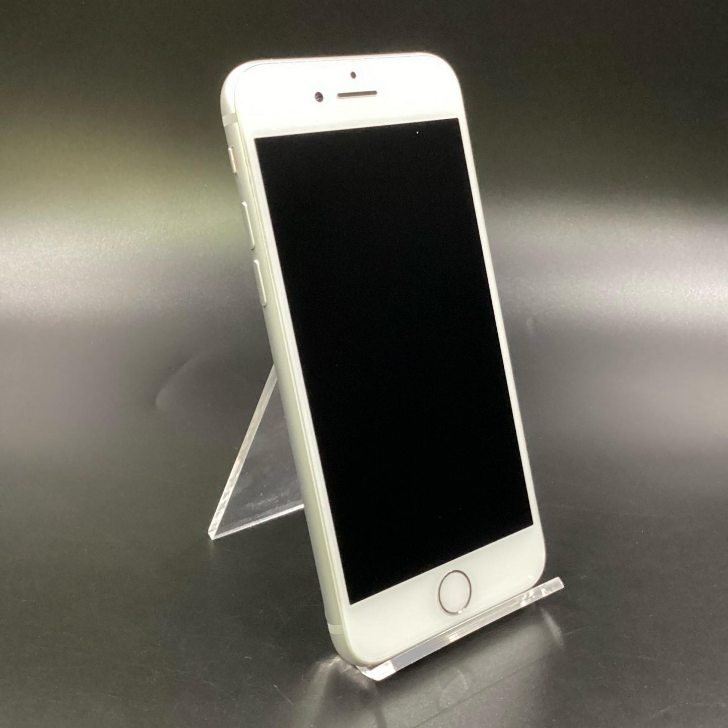 【全額返金保証】【最速発送】Apple iPhone iPhone 8 64GB シルバー docomo 白ロム 動作確認済 84%