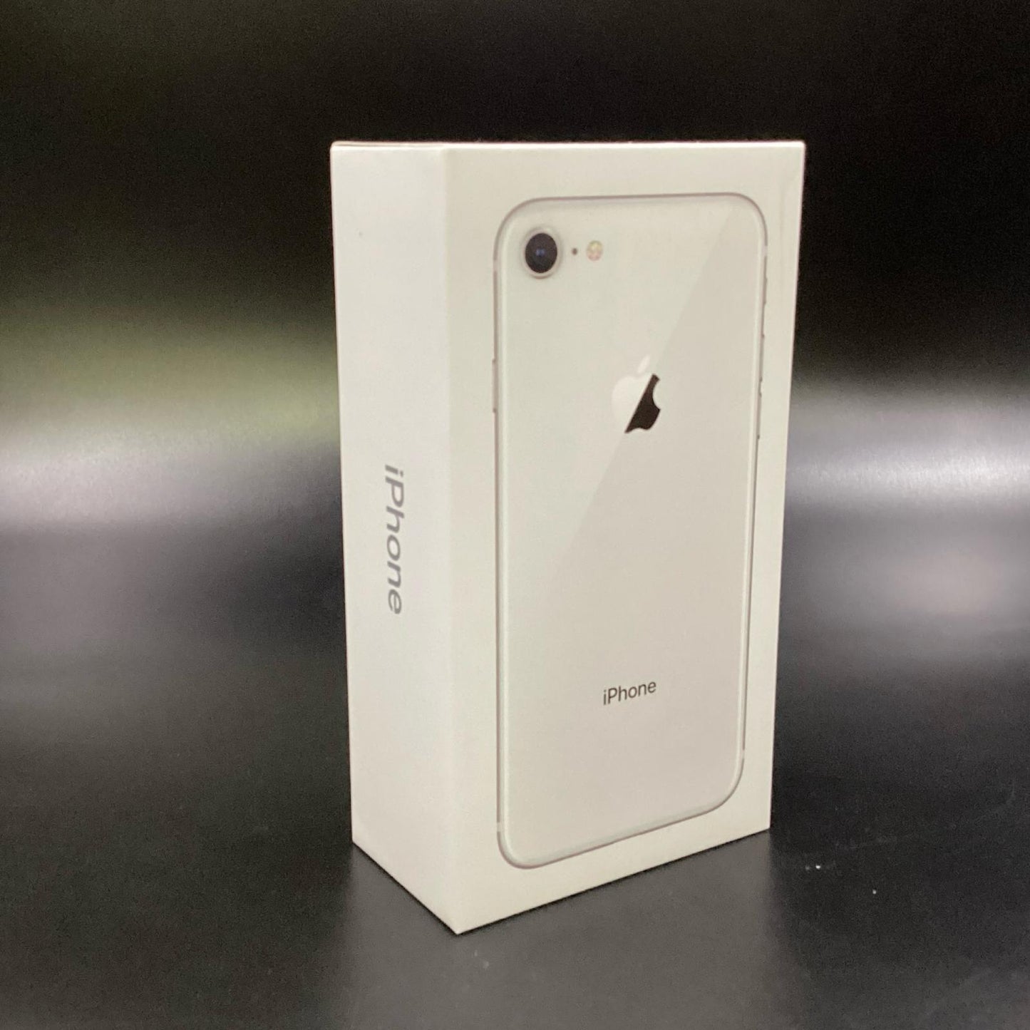【全額返金保証】【最速発送】Apple iPhone iPhone 8 64GB シルバー docomo 白ロム 動作確認済 84%