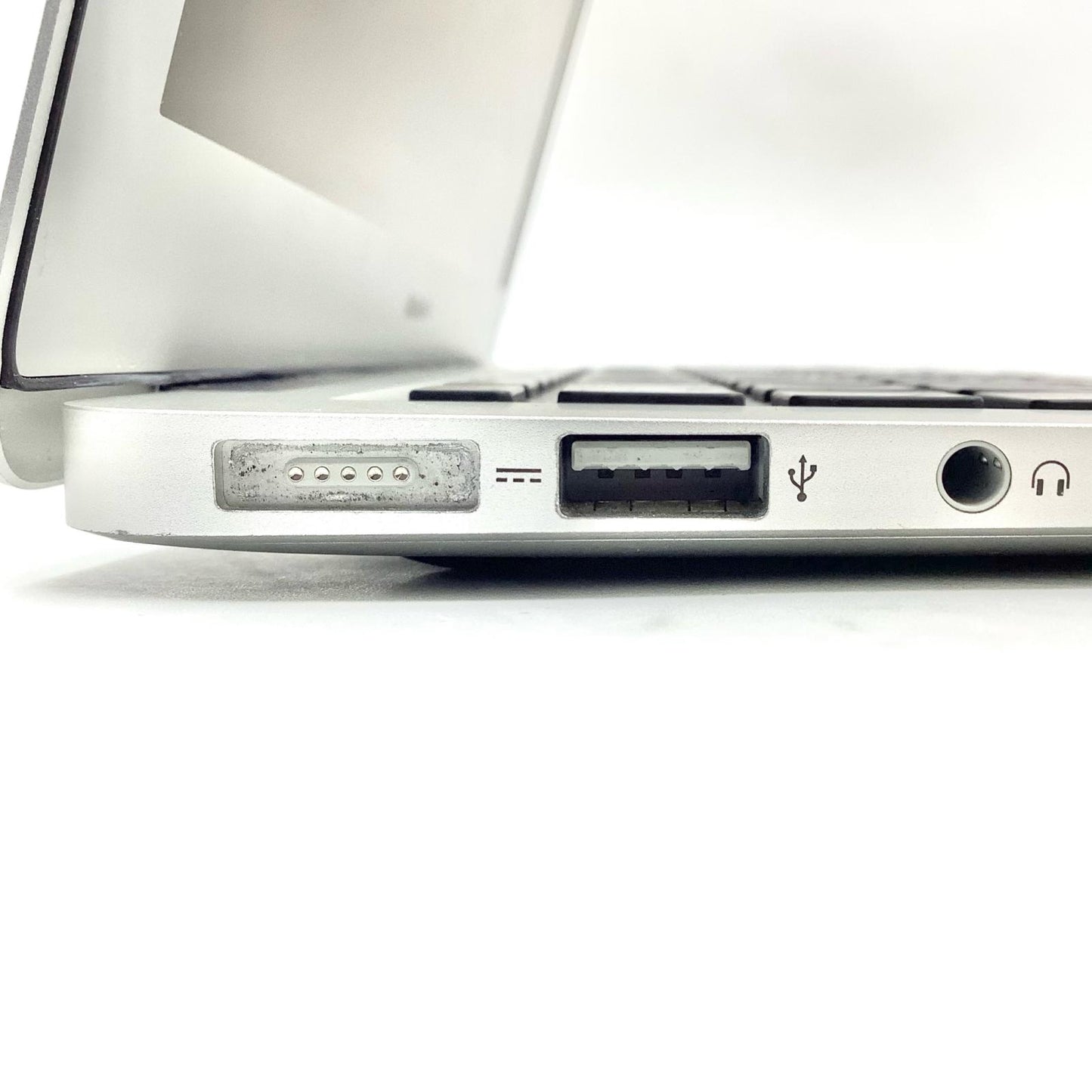 【全額返金保証】【最速発送】Apple MacBook Air 13インチ 2015 Intel Core i5 4GB SSD 128GB シルバー 動作確認済