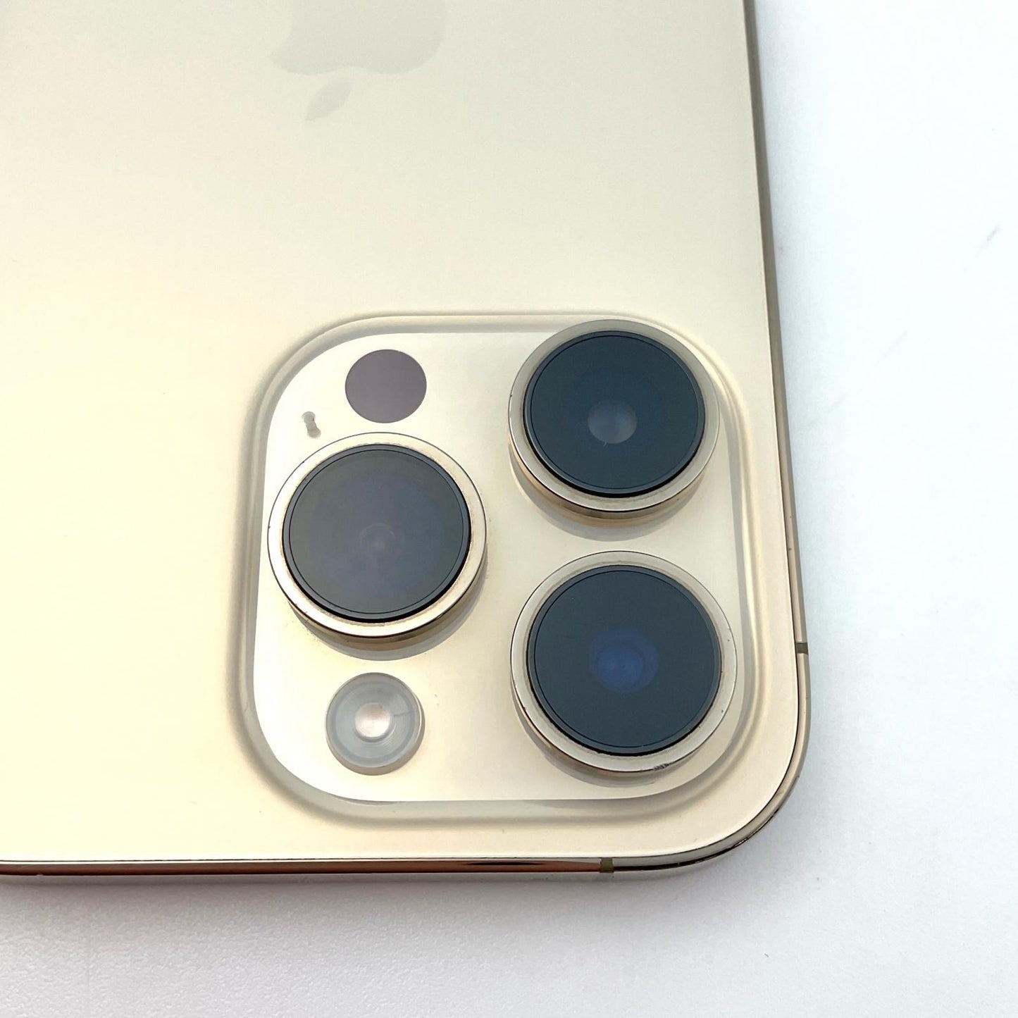 【全額返金保証】【最速発送】Apple iPhone iPhone 14 Pro 256GB ゴールド docomo SIMフリー 動作確認済 80%