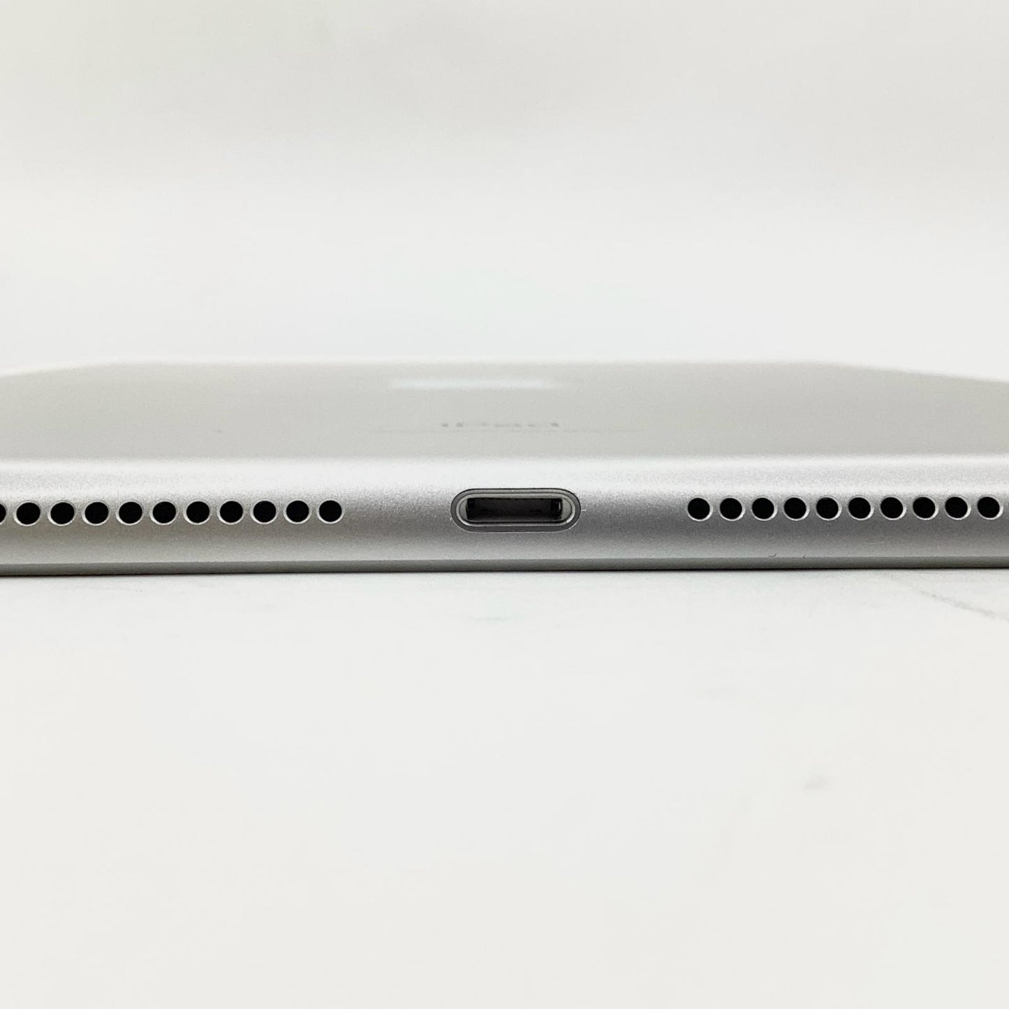 【全額返金保証】【最速発送】Apple iPad iPad 10.2インチ 第9世代 256GB シルバー Wi-Fi 美品 動作確認済