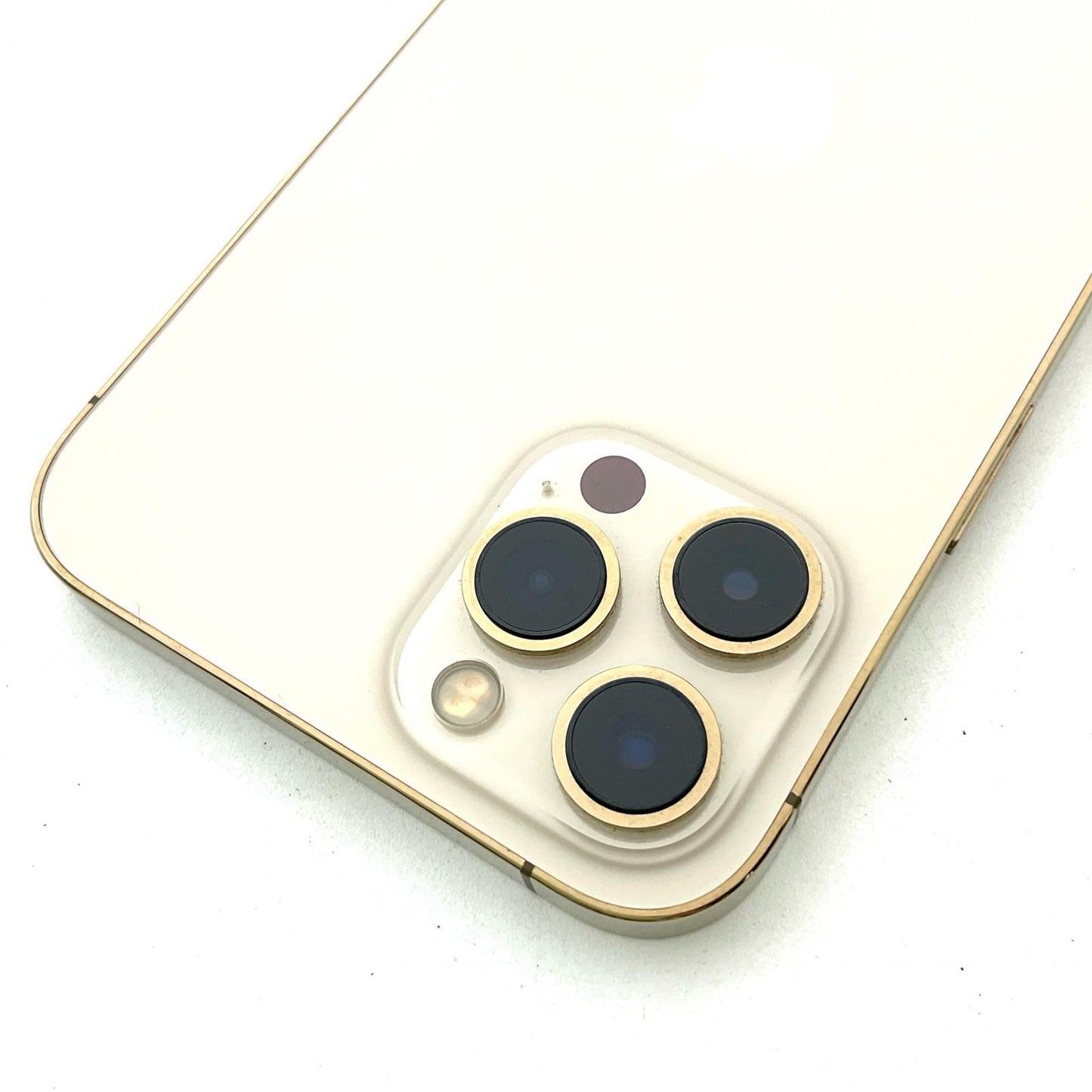 【全額返金保証】【最速発送】Apple iPhone iPhone 12 Pro Max 256GB ゴールド au 白ロム 動作確認済 86%