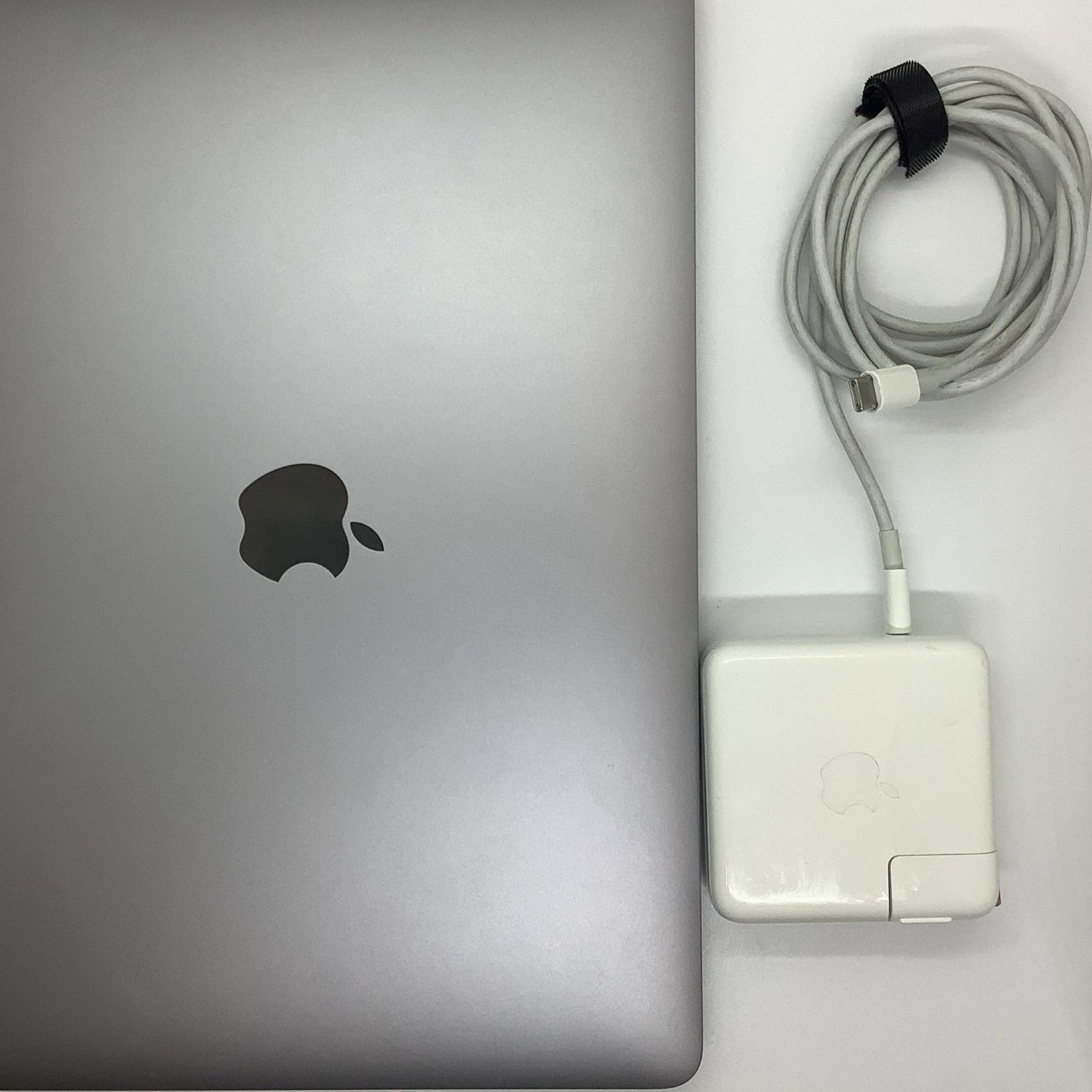【全額返金保証】【最速発送】Apple MacBook Pro 13インチ 2020 intel Core i7 @2.3GHz 32GB M.2 SSD 2TB スペースグレイ 超美品 動作確認済