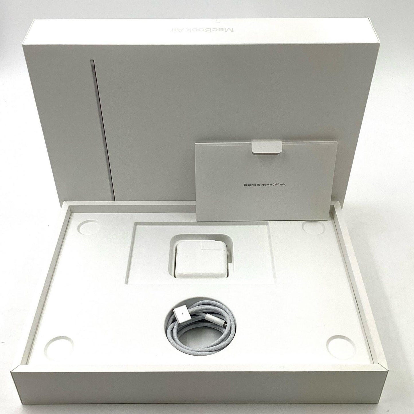 【全額返金保証】【最速発送】Apple MacBook Air 13.6インチ 2022 Apple M2 8GB SSD 512GB シルバー 97.5% 美品 動作確認済