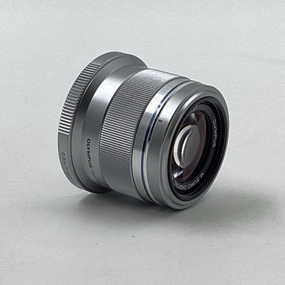 【全額返金保証】【最速発送】OLYMPUS M.ZUIKO DIGITAL 45mm F1.8 [シルバー] 動作確認済