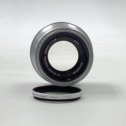 【全額返金保証】【最速発送】OLYMPUS M.ZUIKO DIGITAL 45mm F1.8 [シルバー] 動作確認済
