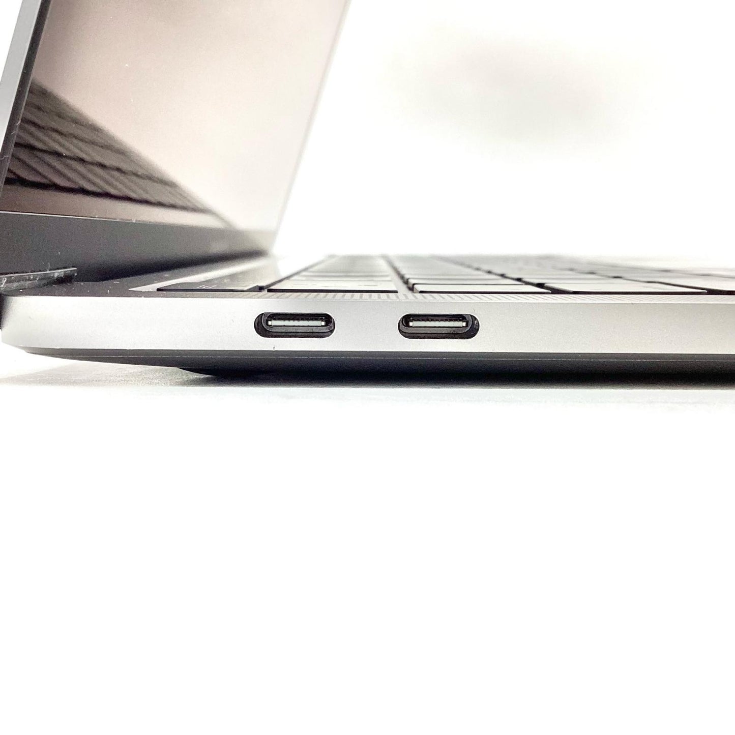 【全額返金保証】【最速発送】Apple MacBook Pro 13.3インチ 2020 1.4 GHz クアッドコア Intel Core i5 8GB SSD 256GB スペースグレイ 90.1% 動作確認済