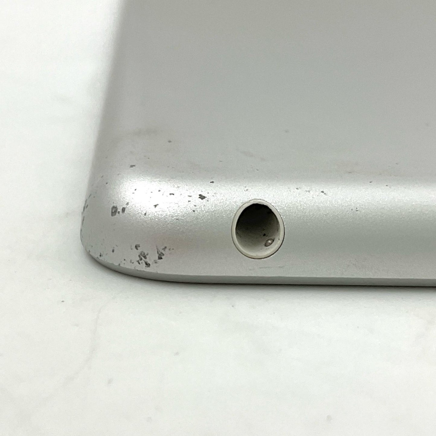 【全額返金保証】【最速発送】Apple iPad iPad 10.2インチ 第7世代 128GB シルバー Wi-Fi 動作確認済