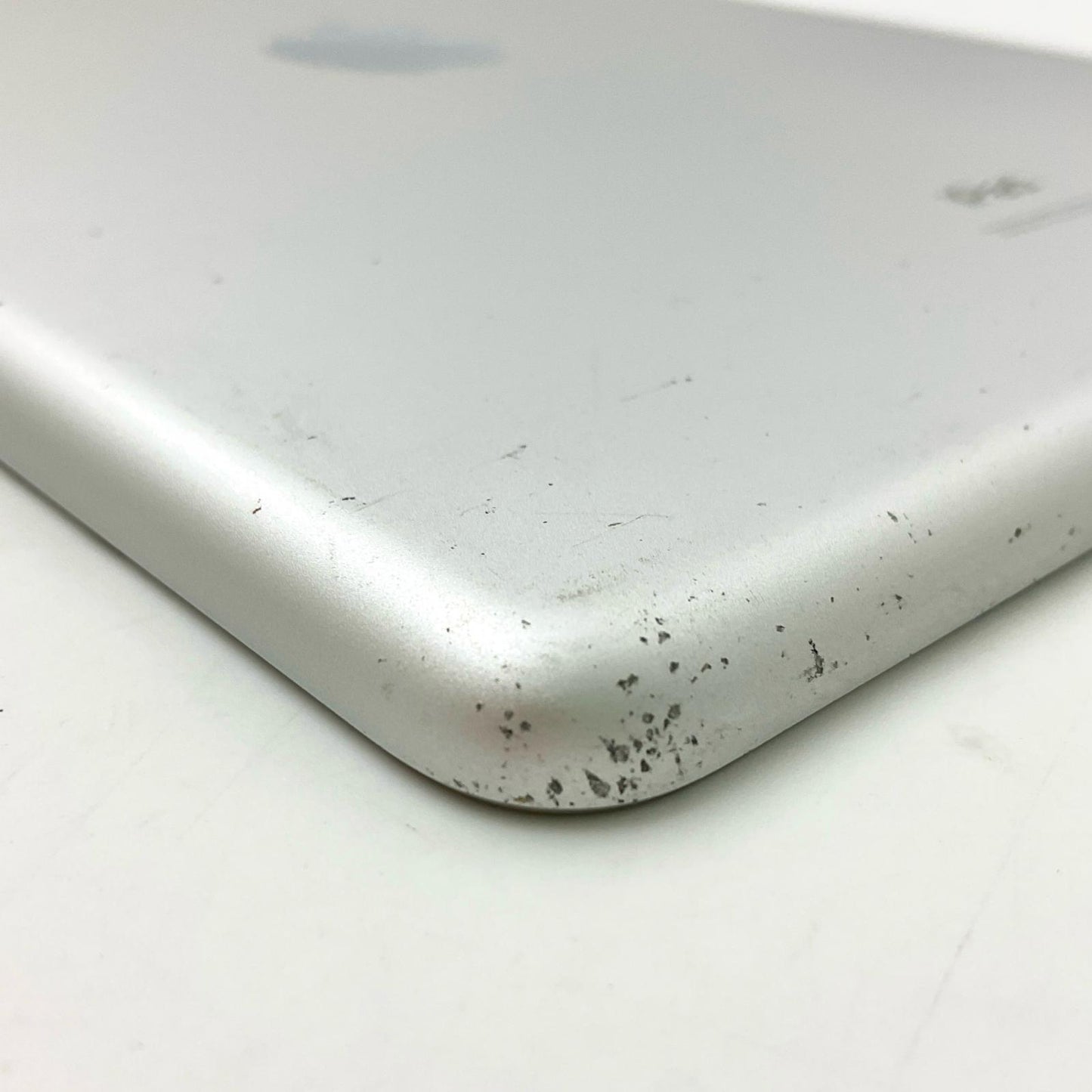 【全額返金保証】【最速発送】Apple iPad iPad 10.2インチ 第7世代 128GB シルバー Wi-Fi 動作確認済