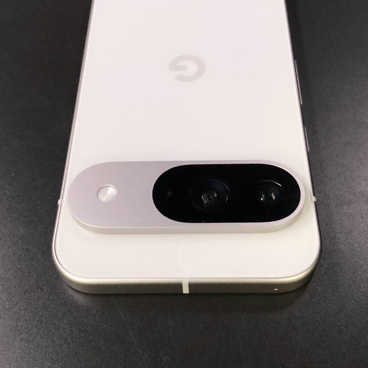【全額返金保証】【最速発送】Google Pixel 9 128GB ポーセリン SIMフリー G1B60 白ロム 超美品 動作確認済
