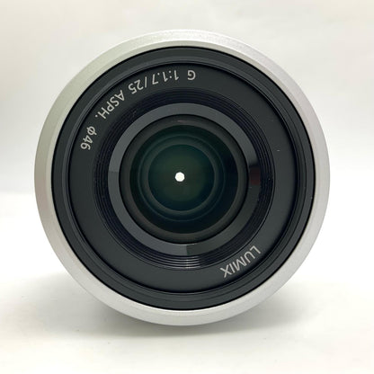 【全額返金保証】【最速発送】Panasonic LUMIX G 25mm/F1.7 ASPH. H-H025-S [シルバー] 超美品 動作確認済