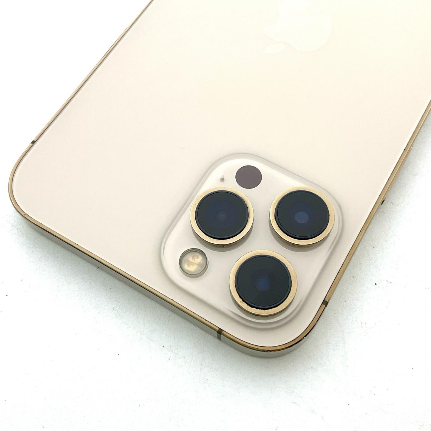 【全額返金保証】【最速発送】Apple iPhone iPhone 12 Pro Max 128GB ゴールド docomo 白ロム 動作確認済 76%