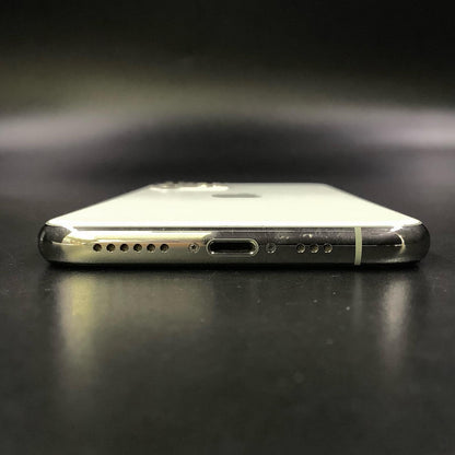 【全額返金保証】【最速発送】Apple iPhone iPhone 11 Pro 256GB シルバー au 白ロム 動作確認済 74%