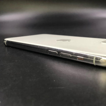 【全額返金保証】【最速発送】Apple iPhone iPhone 11 Pro 256GB シルバー au 白ロム 動作確認済 74%