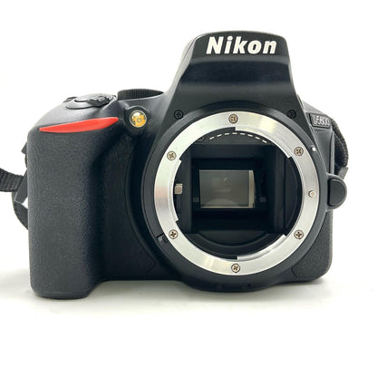 【全額返金保証】【最速発送】Nikon デジタル一眼 D5600 ボディ ブラック 動作確認済