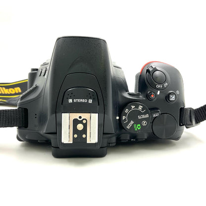 【全額返金保証】【最速発送】Nikon デジタル一眼 D5600 ボディ ブラック 動作確認済