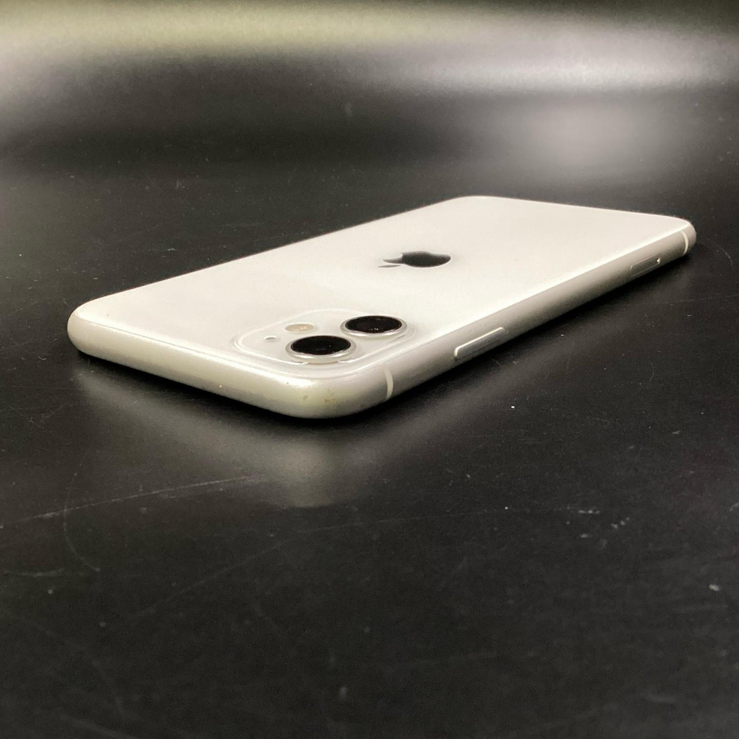 【全額返金保証】【最速発送】Apple iPhone iPhone 11 128GB ホワイト au 白ロム 動作確認済 88%