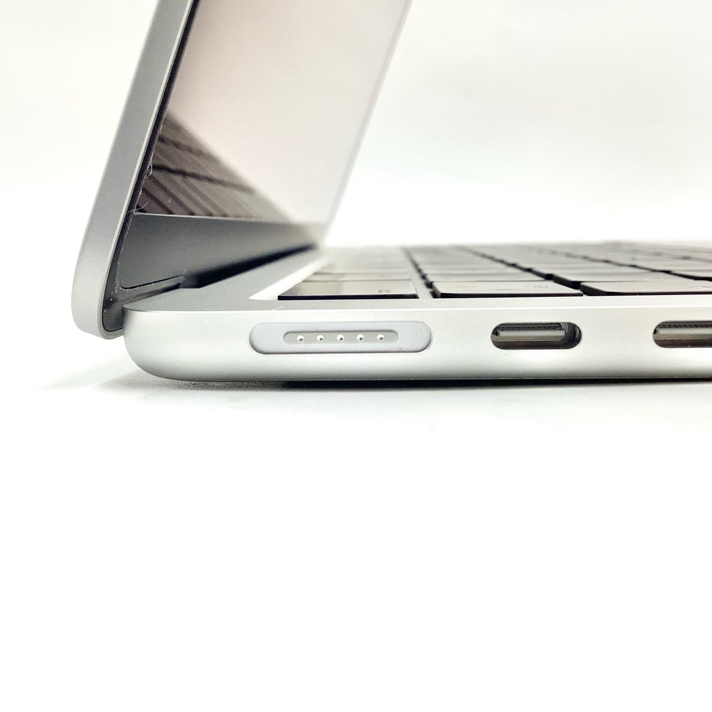 【全額返金保証】【最速発送】Apple MacBook Air 13.6インチ 2022 M2 8GB SSD 256GB シルバー 100% 動作確認済