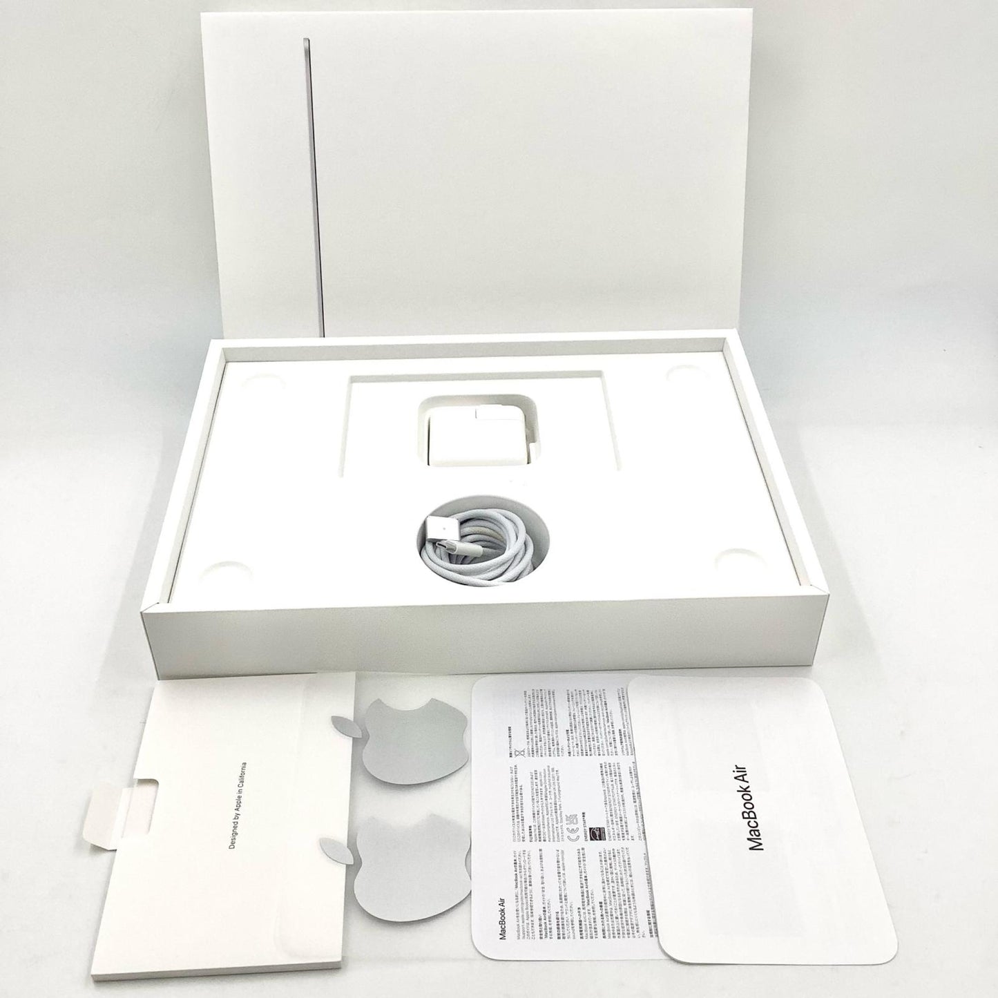 【全額返金保証】【最速発送】Apple MacBook Air 13.6インチ 2022 M2 8GB SSD 256GB シルバー 100% 動作確認済