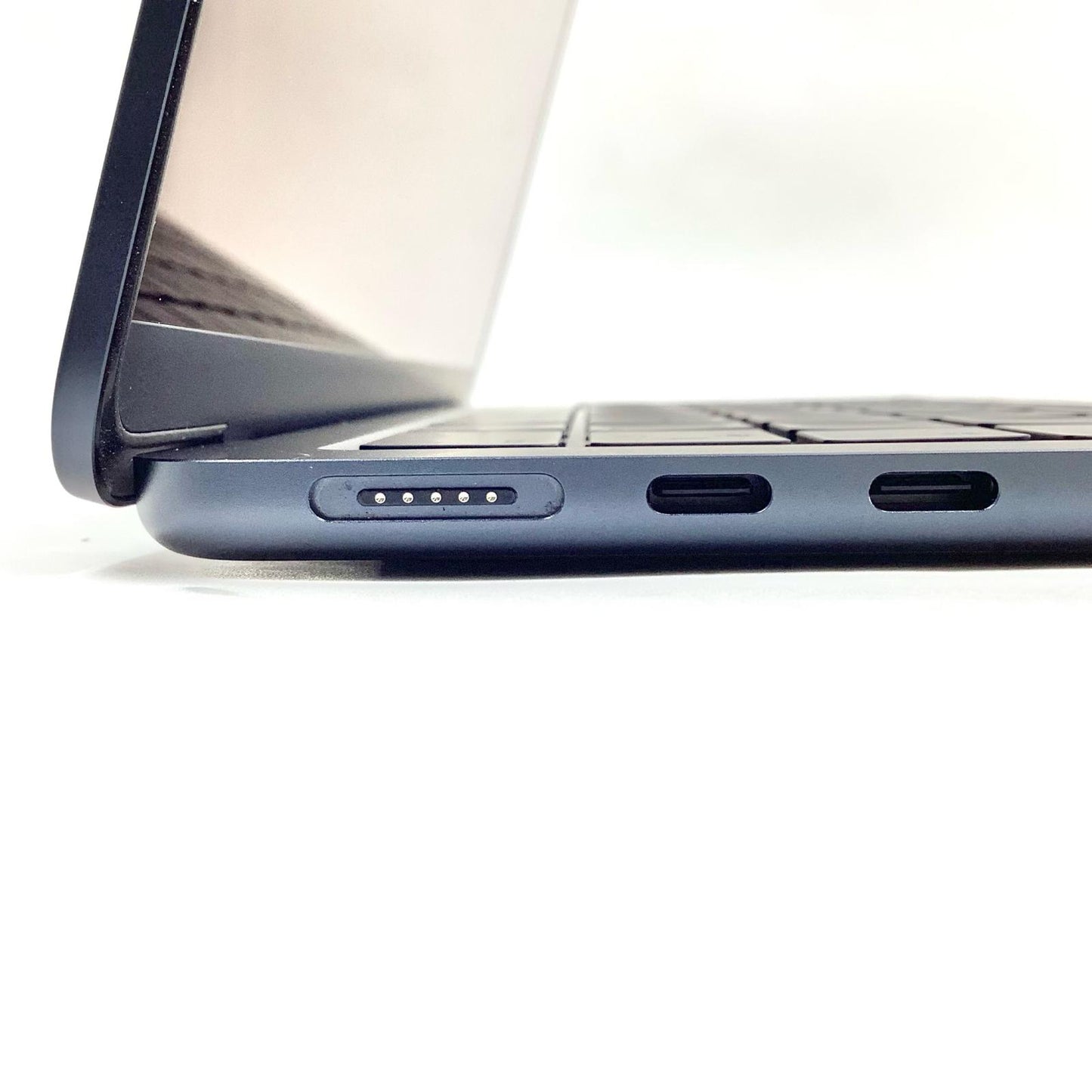 【全額返金保証】【最速発送】Apple MacBook Air 13インチ 2025 M4 16GB SSD 256GB ミッドナイト 100% 美品 動作確認済