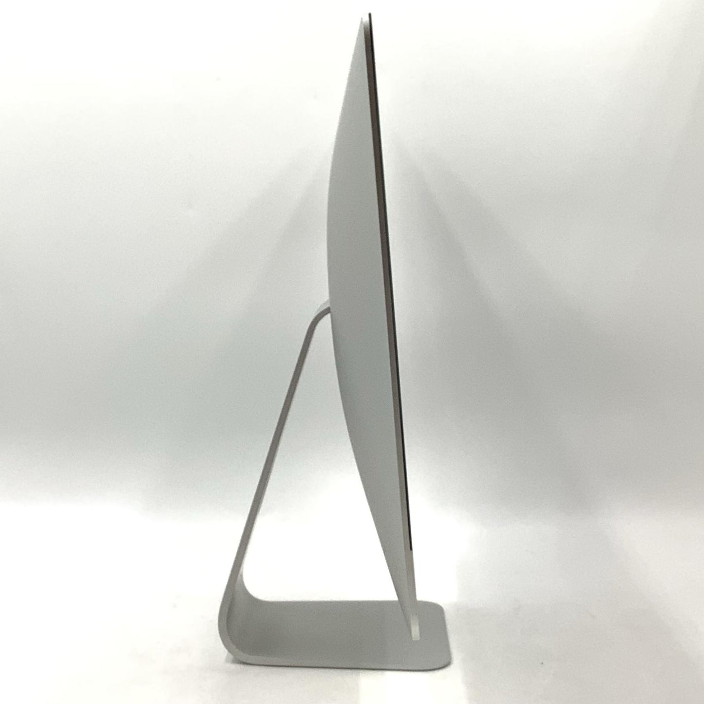 【最速発送】Apple iMac 21.5インチ 3.1 GHz クアッドコア Intel Core i5 8GB HDD 1TB シルバー【難有】