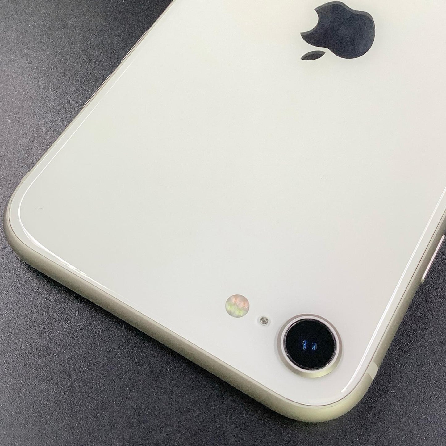 【全額返金保証】【最速発送】Apple iPhone iPhone SE（第3世代） 128GB スターライト Softbank SIMフリー 白ロム 美品 動作確認済 90%