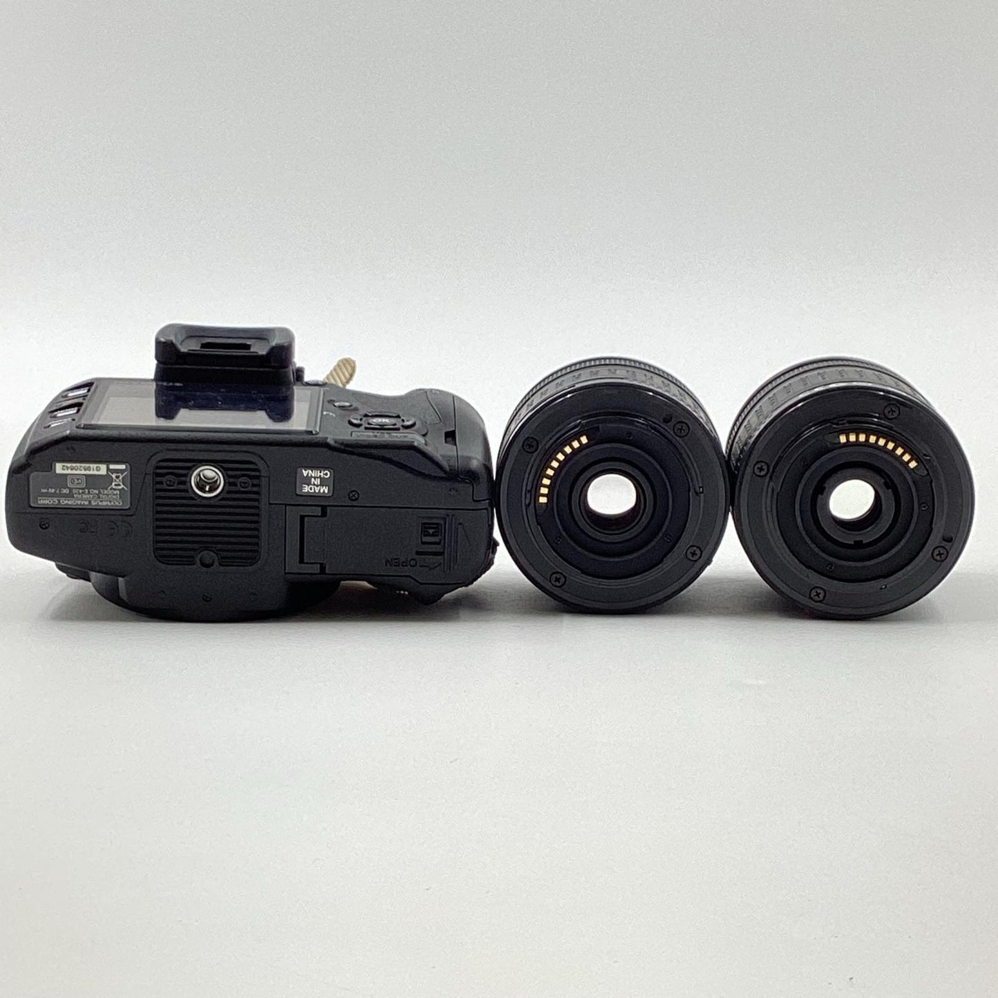 【最速発送】OLYMPUS デジタル一眼 オリンパス E-420 デジタル 一眼レフ カメラ 14-42mm F3.5-5.6/40-150mm F4.0-5.6 キット ズームレンズ ブラック【難有】