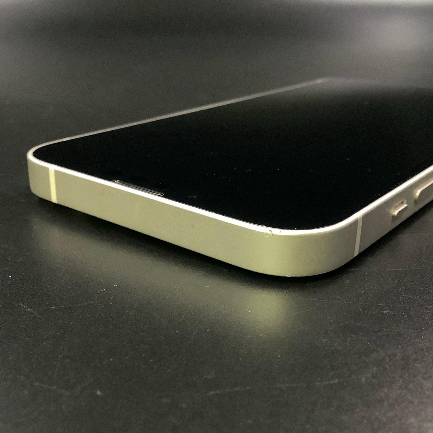 【全額返金保証】【最速発送】Apple iPhone iPhone 13 128GB スターライト au SIMフリー 動作確認済 76%