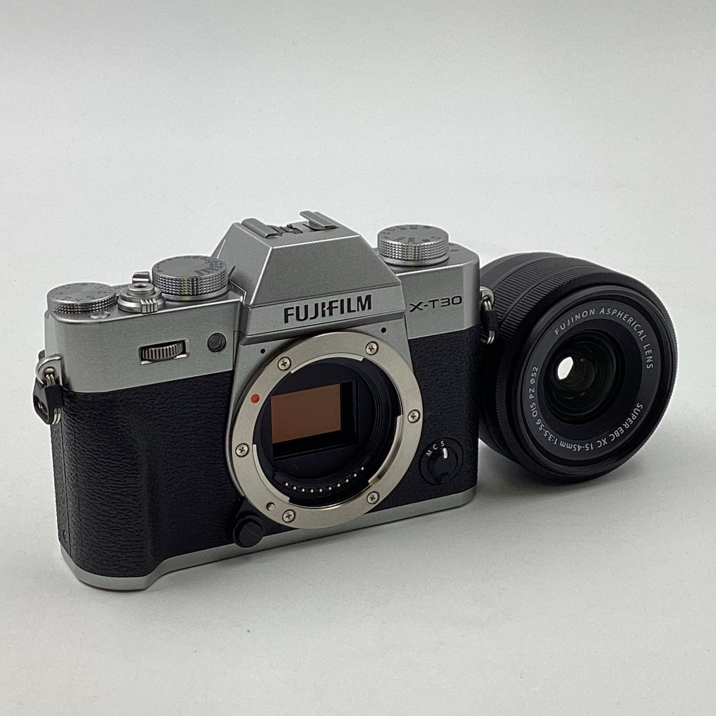 【全額返金保証】【最速発送】FUJIFILM デジタル一眼 X-T30 II XC15-45mm レンズキット シルバー 美品 動作確認済