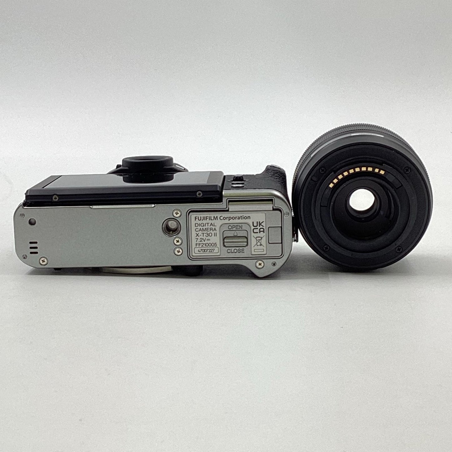 【全額返金保証】【最速発送】FUJIFILM デジタル一眼 X-T30 II XC15-45mm レンズキット シルバー 美品 動作確認済