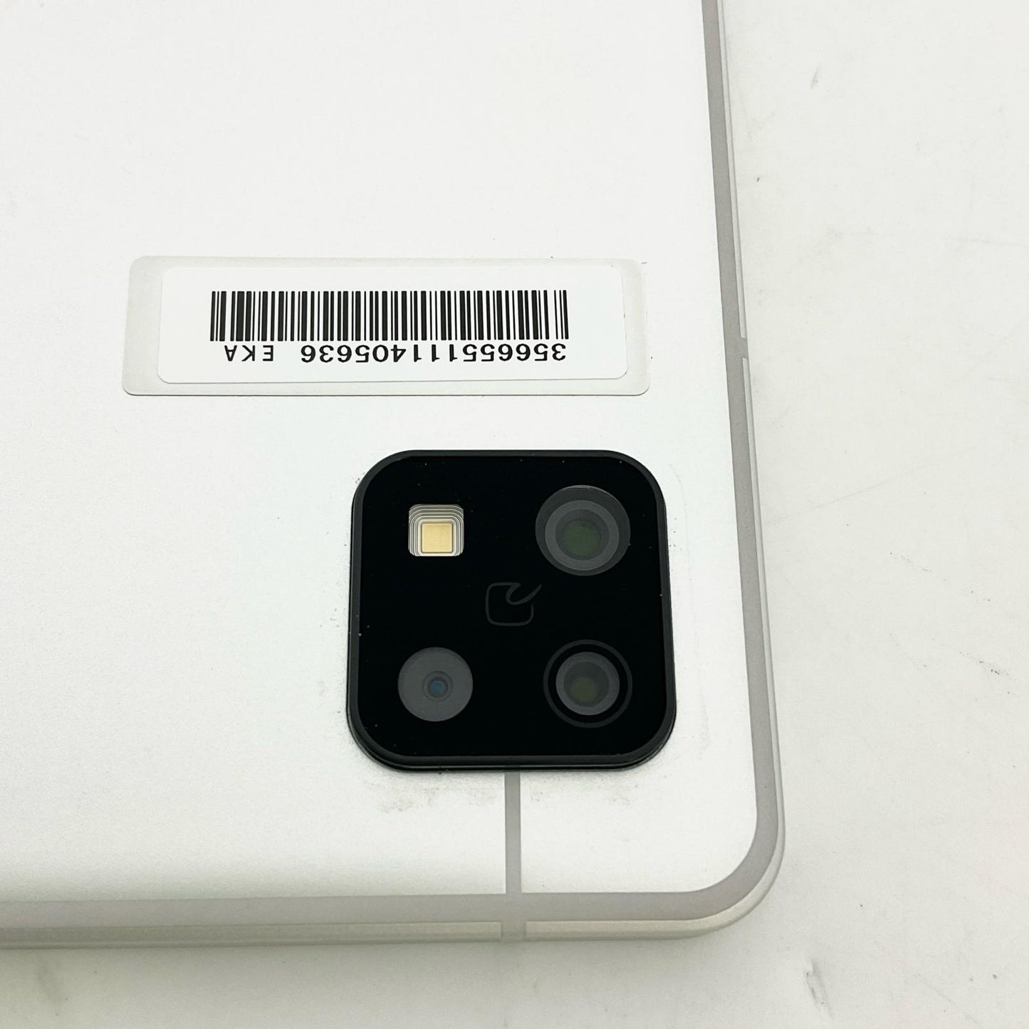 【全額返金保証】【最速発送】SHARP AQUOS sense6 64GB シルバー docomo SIMフリー SH-54B 白ロム 美品 動作確認済