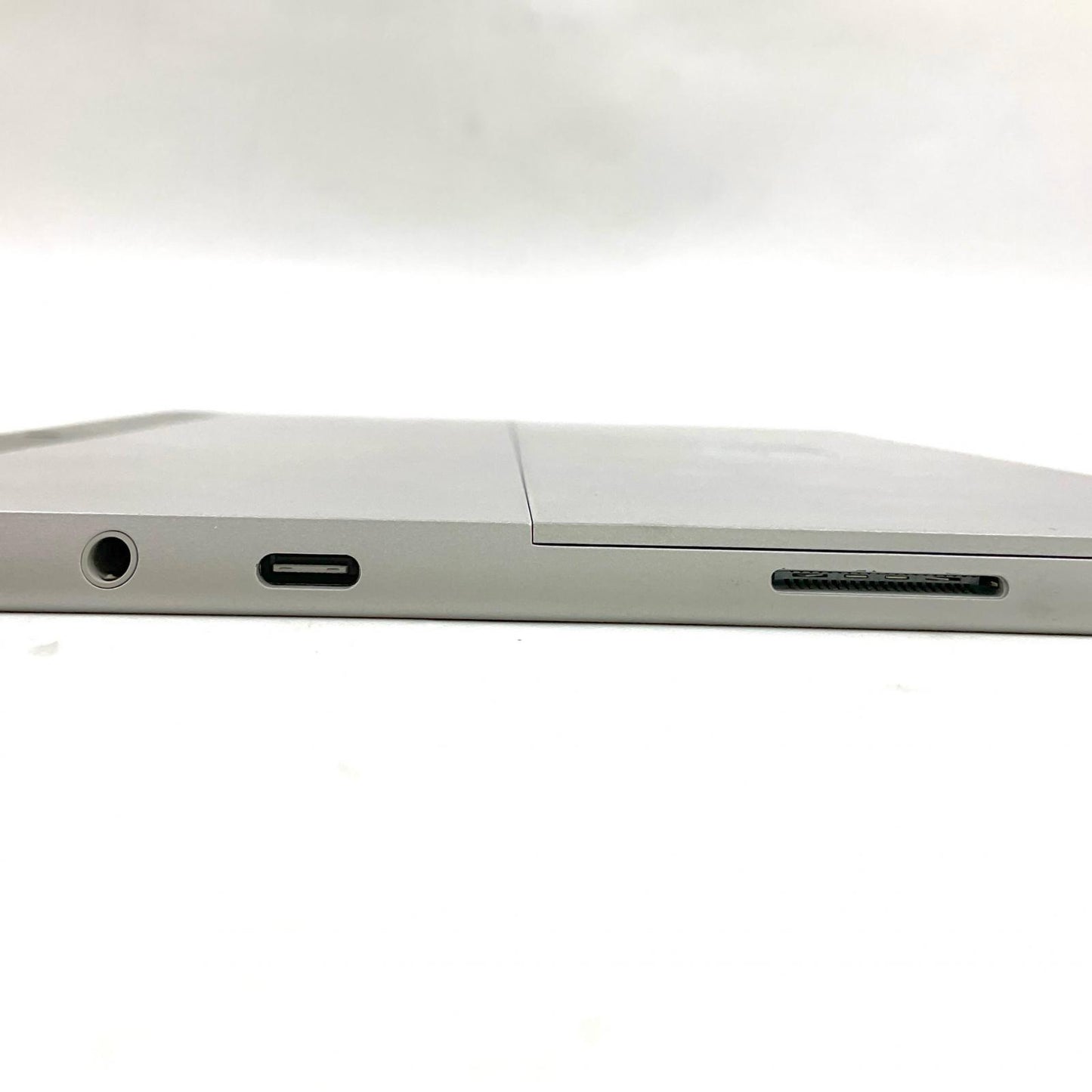 【全額返金保証】【最速発送】Microsoft Surface 1824 Intel Pentium CPU 4415Y @ 1.60GHz 8GB SSD 128GB 97.6% 動作確認済