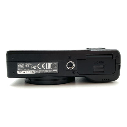 【全額返金保証】【最速発送】RICOH コンパクトデジタルカメラ GR III 超美品 動作確認済