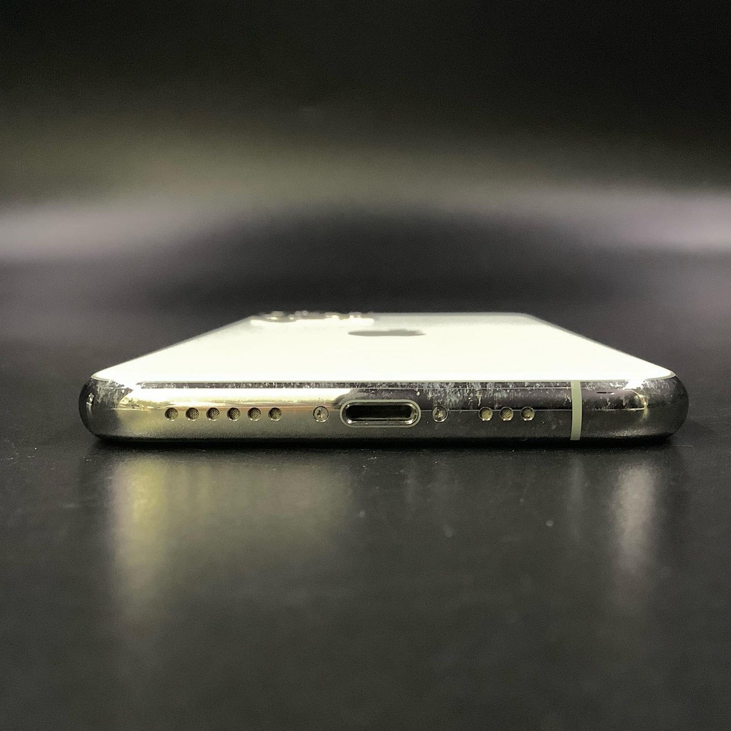 【全額返金保証】【最速発送】Apple iPhone iPhone 11 Pro 64GB シルバー Softbank 白ロム 動作確認済 72%