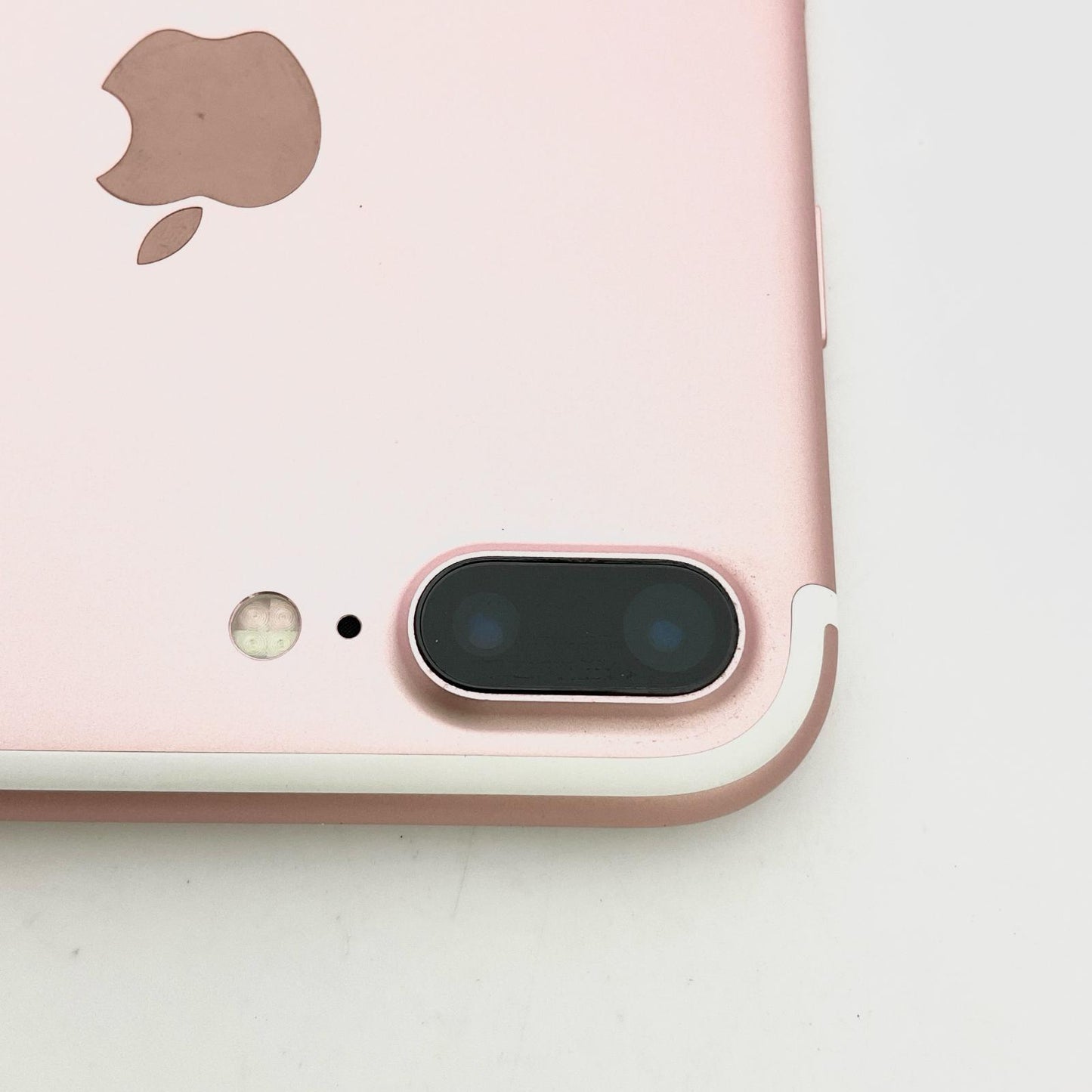 【全額返金保証】【最速発送】Apple iPhone iPhone 7 Plus 32GB ローズゴールド docomo 白ロム 動作確認済 86%