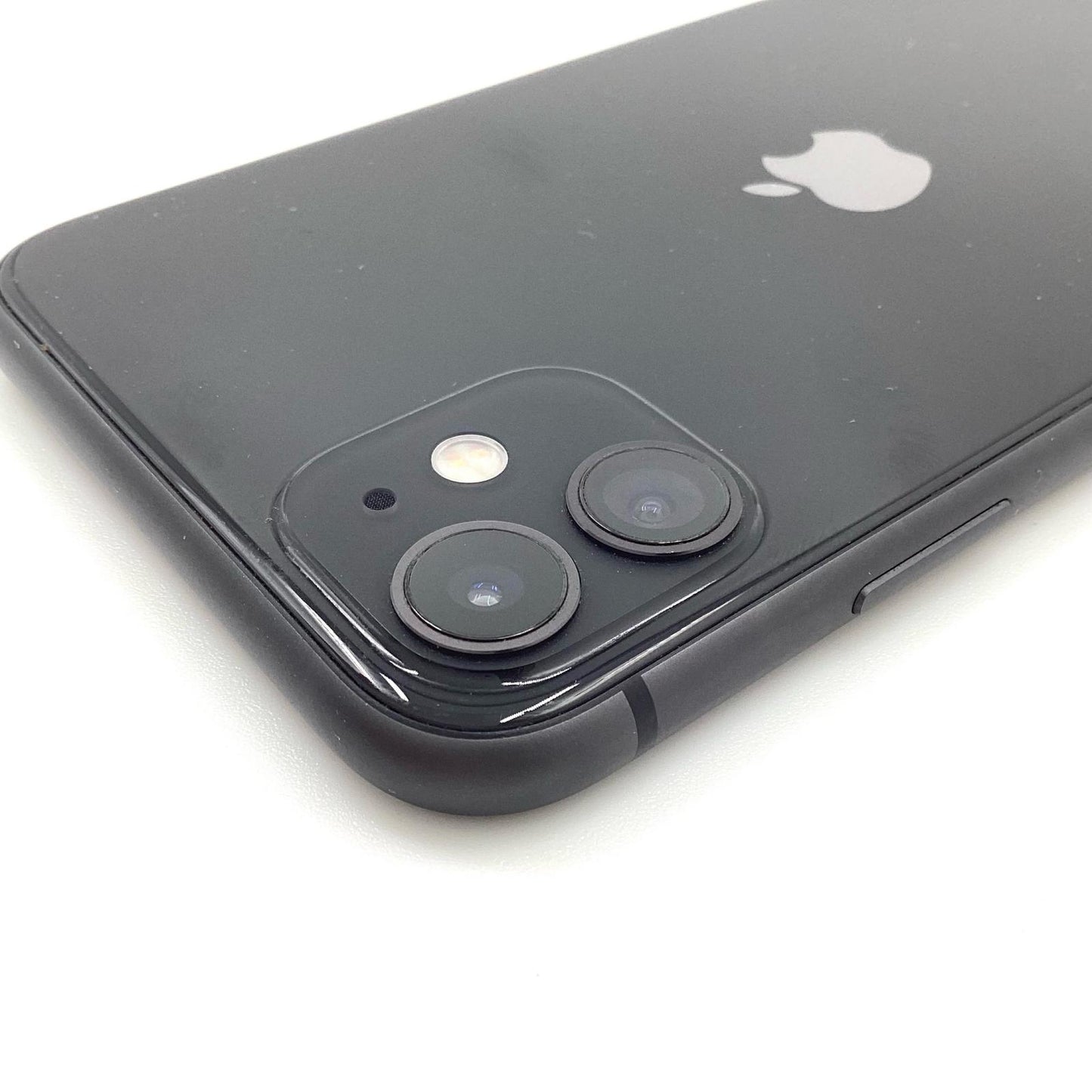 【全額返金保証】【最速発送】Apple iPhone iPhone 11 128GB ブラック au 白ロム 動作確認済 76%