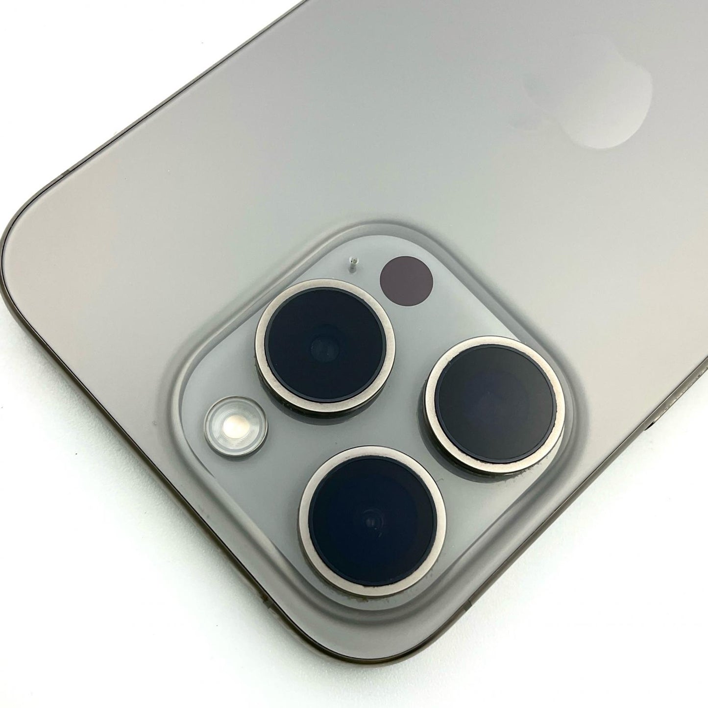 【全額返金保証】【最速発送】Apple iPhone iPhone 15 Pro 256GB ナチュラルチタニウム SIMフリー 白ロム 動作確認済 78%