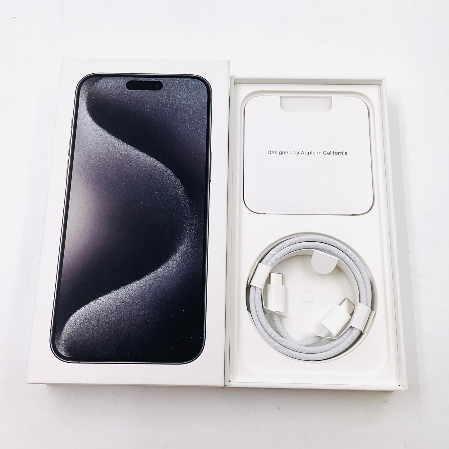 【全額返金保証】【最速発送】Apple iPhone iPhone 15 Pro Max 256GB ブラックチタニウム docomo 白ロム 美品 動作確認済 100%