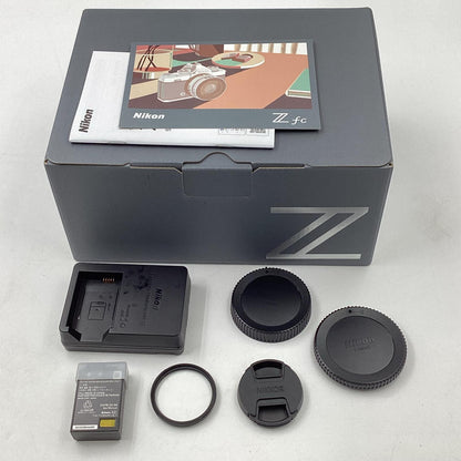 【全額返金保証】【最速発送】Nikon デジタル一眼 Z fc 16-50 VR レンズキット [シルバー] 美品 動作確認済