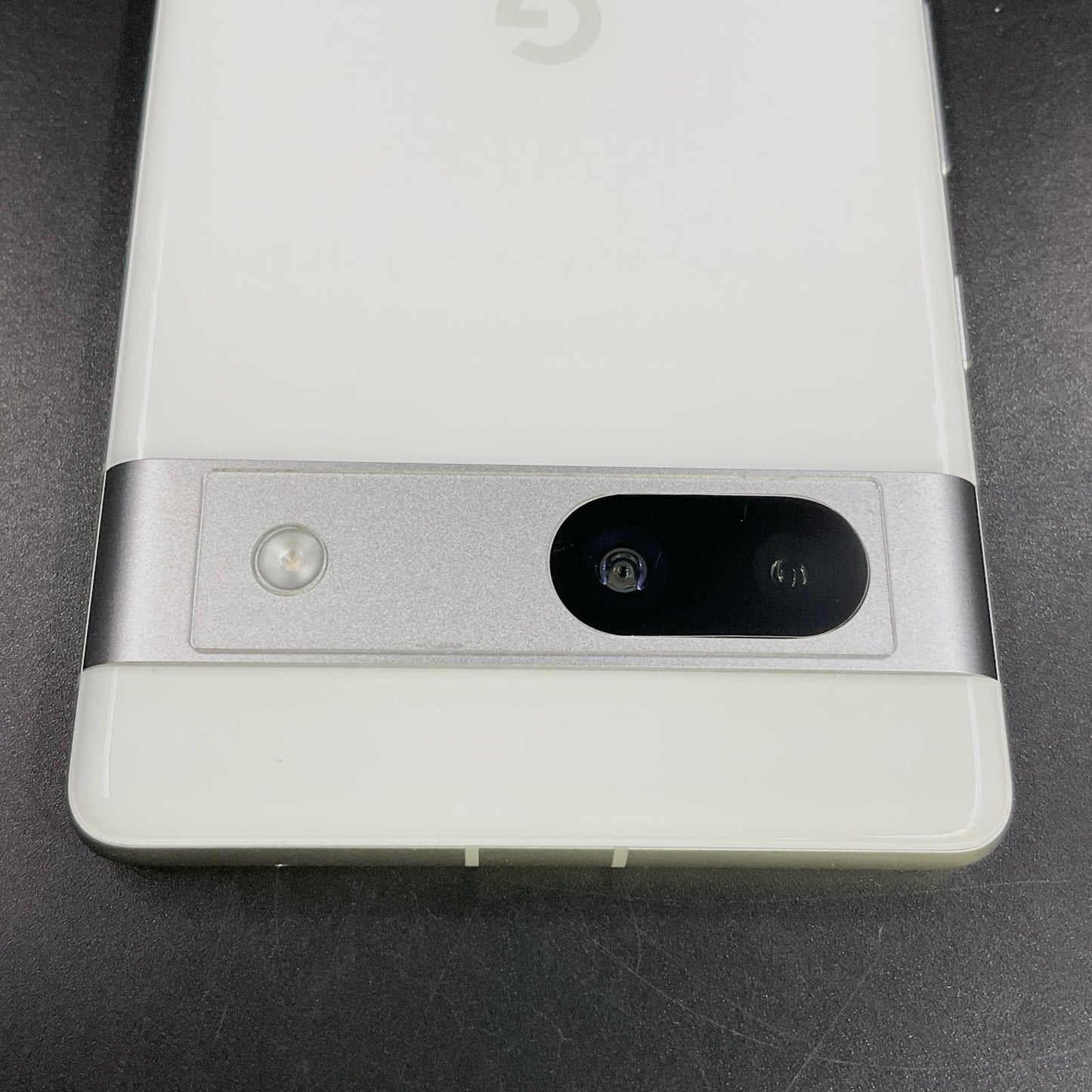 【全額返金保証】【最速発送】Google Pixel 7a 128GB Snow（スノウ） docomo G82U8 白ロム 動作確認済