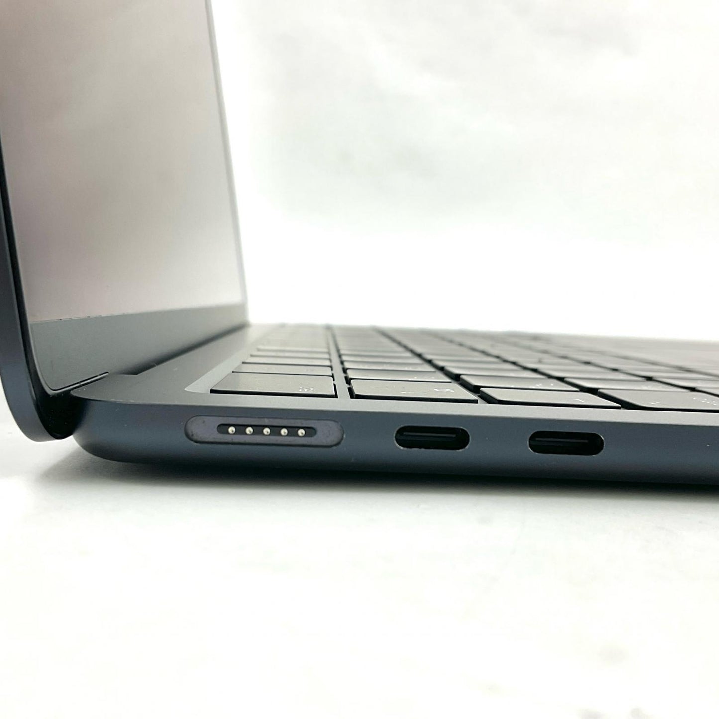 【全額返金保証】【最速発送】Apple MacBook Air 13インチ 2022 Apple M2 8GB SSD 256GB ミッドナイト 100% 動作確認済
