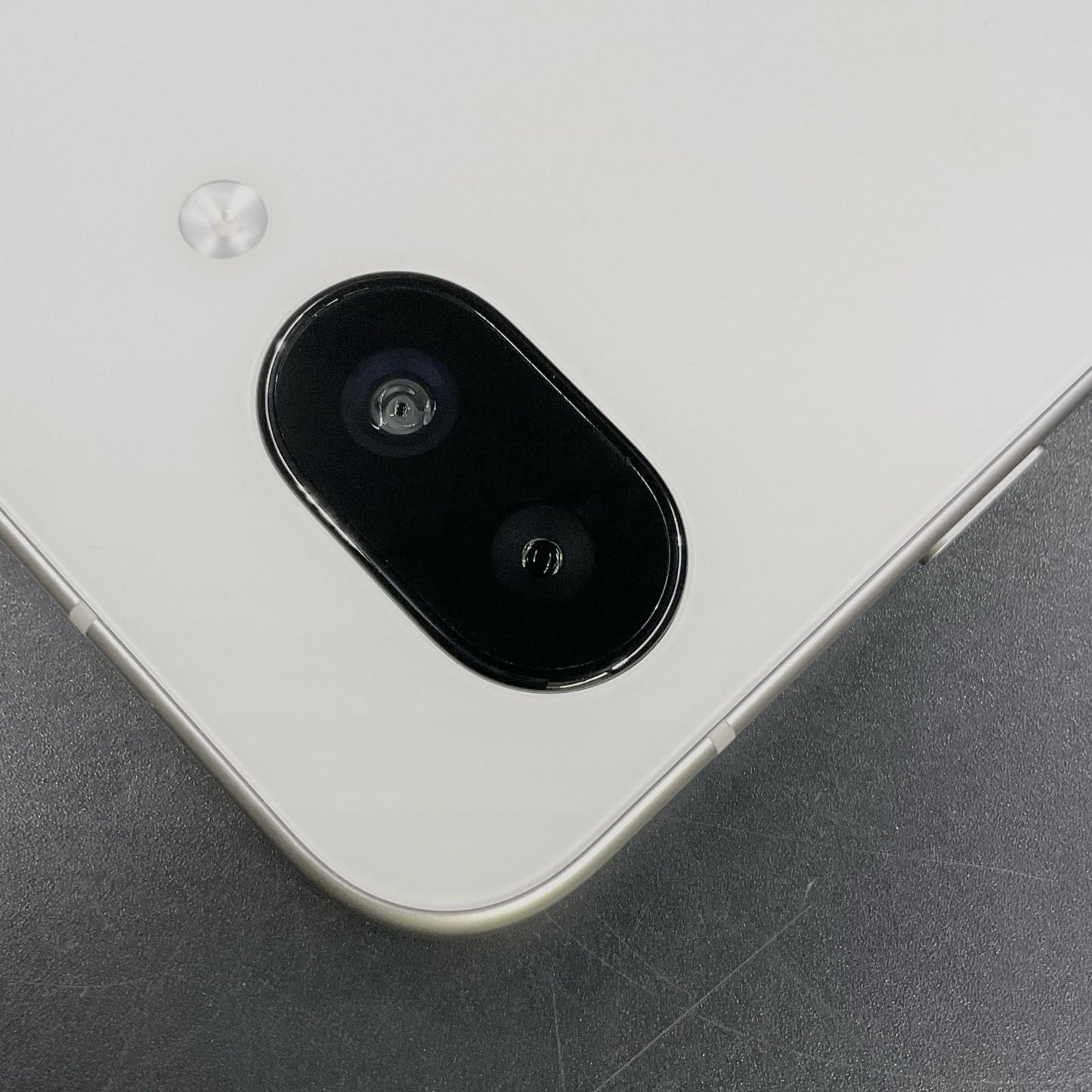 【全額返金保証】【最速発送】Google Pixel 9a 128GB Porcelain 楽天モバイル G3Y12 白ロム 超美品 動作確認済