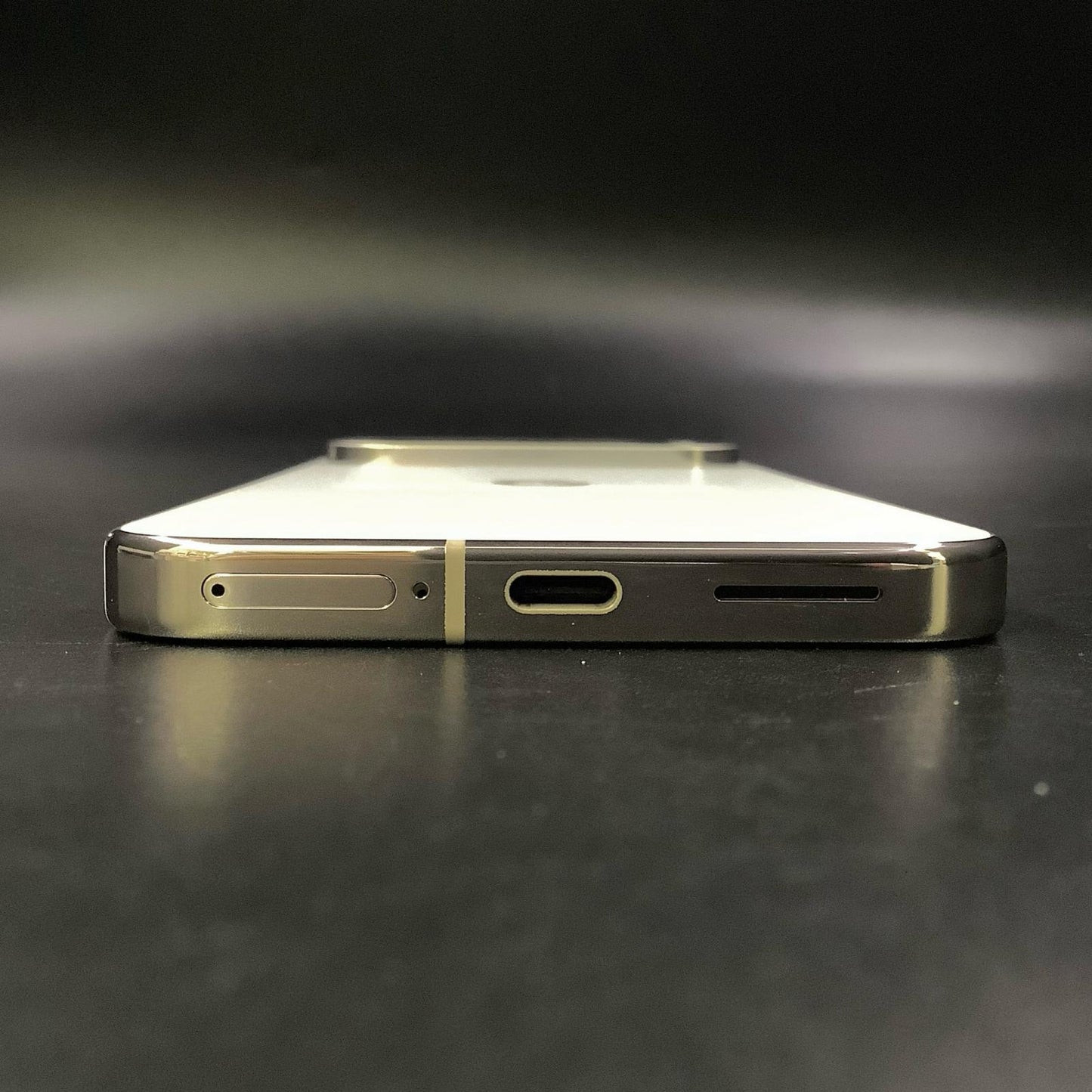 【全額返金保証】【最速発送】Google Pixel 9 Pro XL 256GB ポーセリン au GQ57S 白ロム 美品 動作確認済