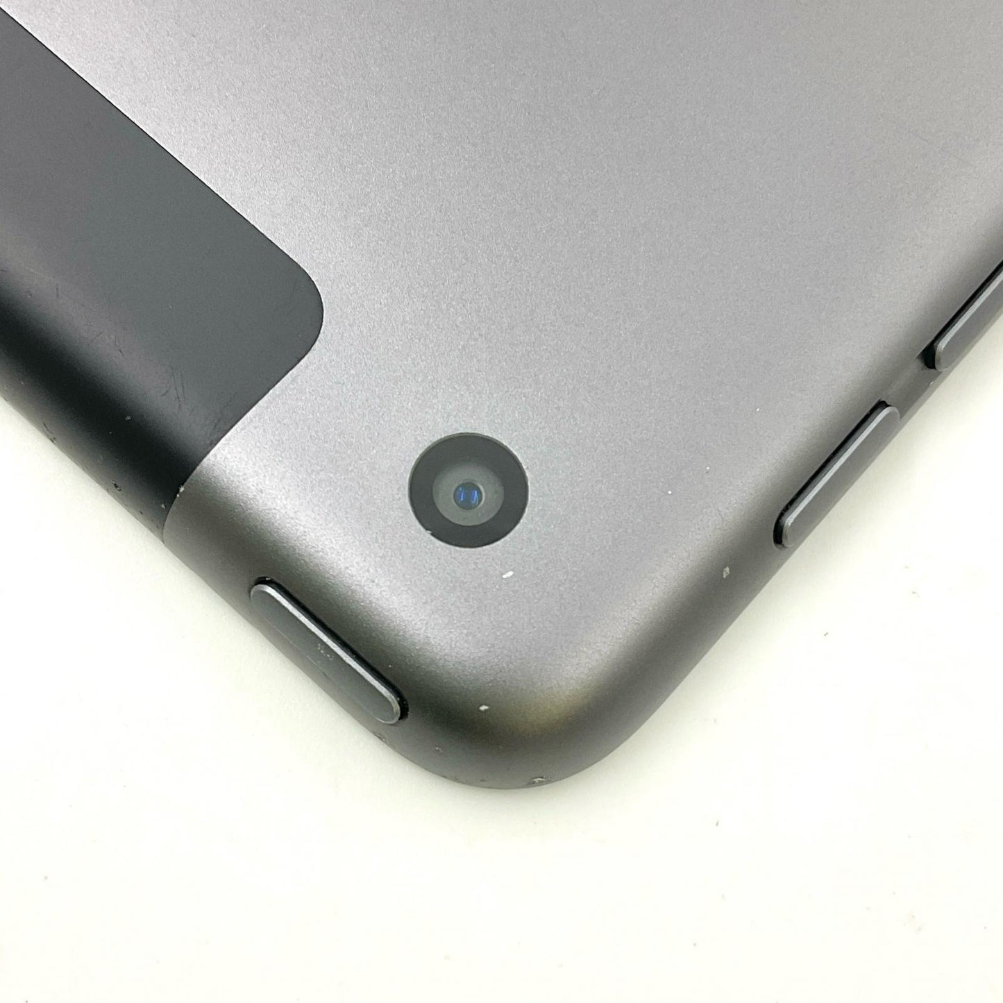 【全額返金保証】【最速発送】Apple iPad iPad 10.2インチ 第8世代 32GB スペースグレイ WiFi+Cellular au 白ロム 動作確認済