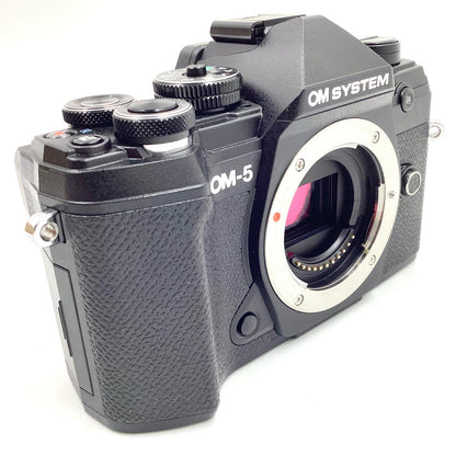 【全額返金保証】【最速発送】OM SYSTEM デジタル一眼 OM-5 ボディ [ブラック] ブラック 美品 動作確認済