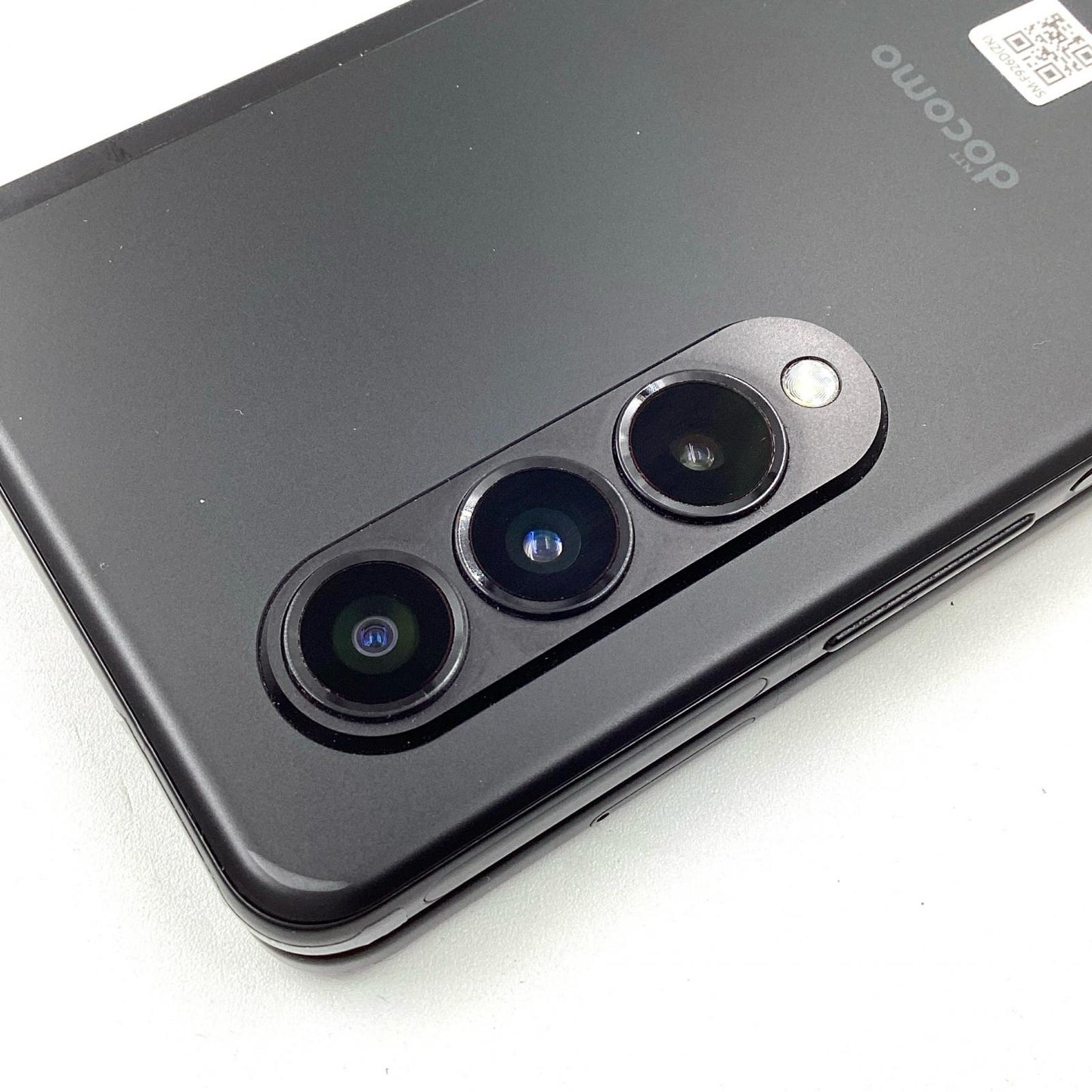 【最速発送】SAMSUNG Galaxy Z Fold3 5G 256GB ファントムブラック docomo SC-55B 白ロム【難有】