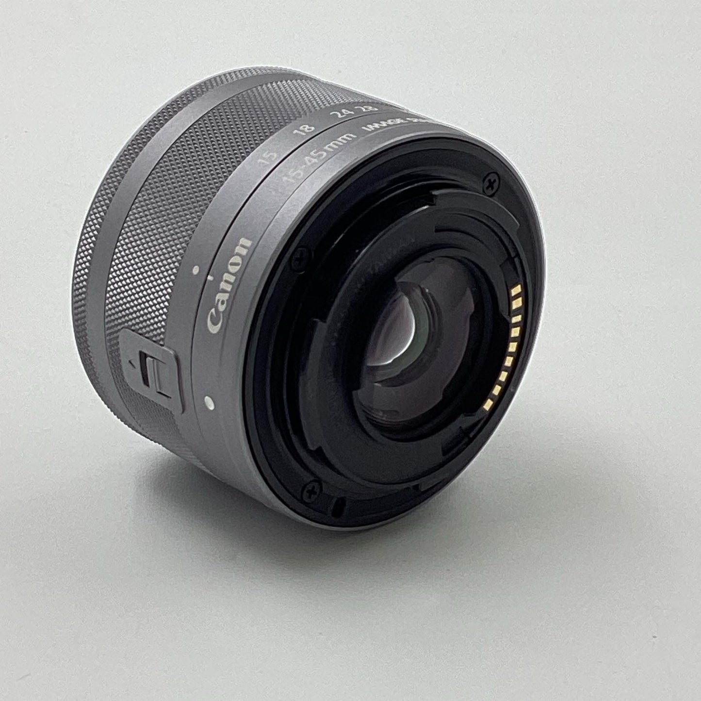 【全額返金保証】【最速発送】Canon EF-M15-45mm F3.5-6.3 IS STM [シルバー] 動作確認済